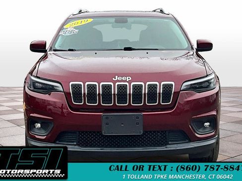 Used 2019 Jeep Cherokee Latitude w/ Popular Appearance Group image 3