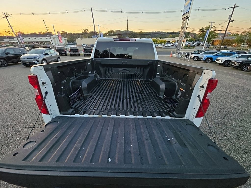 Used 2022 Chevrolet Silverado 1500 LT AWD/4WD image 29