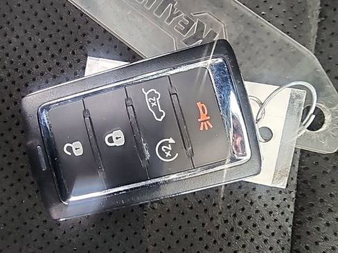 Used 2023 Jeep Grand Cherokee L Laredo image 34