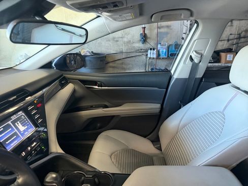 Certified 2019 Toyota Camry SE FWD image 30
