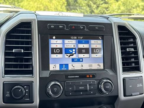 Used 2019 Ford F250 Lariat w/ Lariat Ultimate Package AWD/4WD image 16
