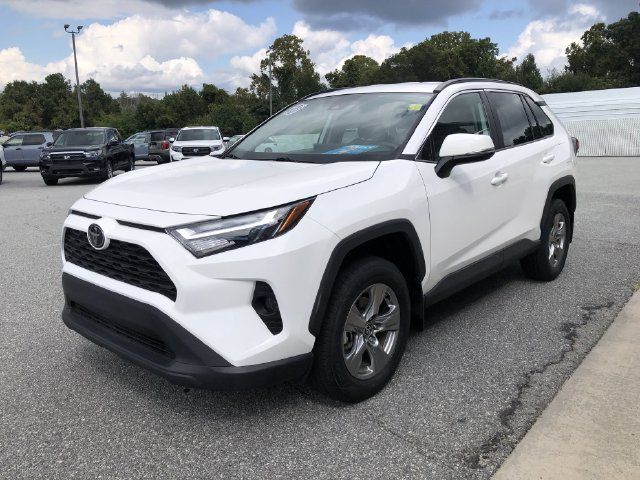 Used 2025 Toyota RAV4 XLE FWD image 4