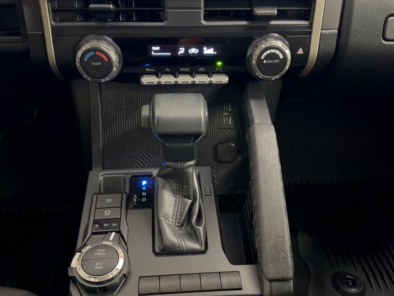 Used 2024 Toyota Tacoma SR5 AWD/4WD image 22