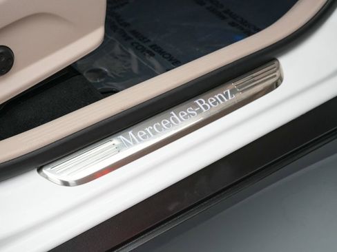 Used 2022 Mercedes-Benz GLC 300 4MATIC image 27