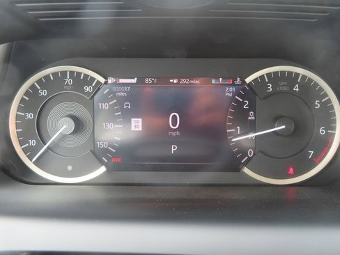 Used 2023 Land Rover Discovery Sport SE image 31