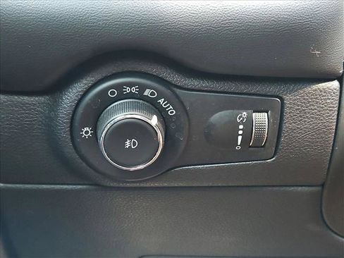 Used 2021 Dodge Durango SXT AWD/4WD image 17