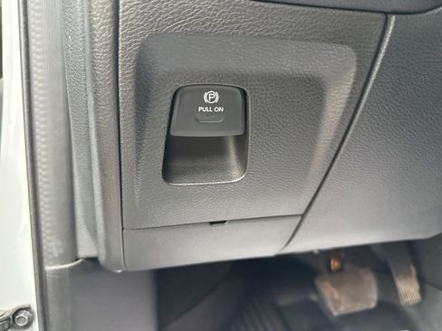 Used 2023 RAM 1500 Big Horn image 16