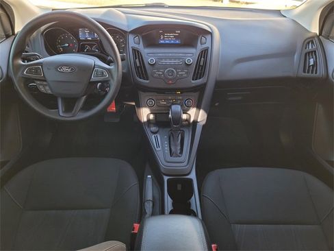 Used 2018 Ford Focus SE image 12