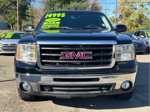 Used 2009 GMC Sierra 1500 4x4 Crew Cab image 2