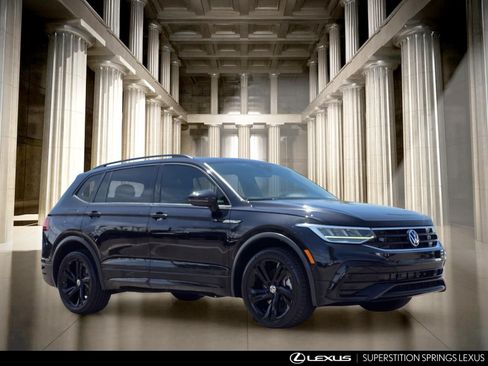 Used 2023 Volkswagen Tiguan SE R-Line FWD image 2