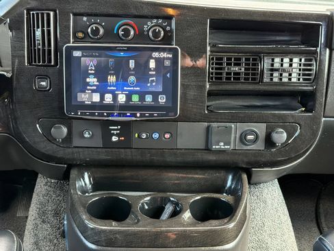 Used 2023 Chevrolet Express 2500 RWD image 22