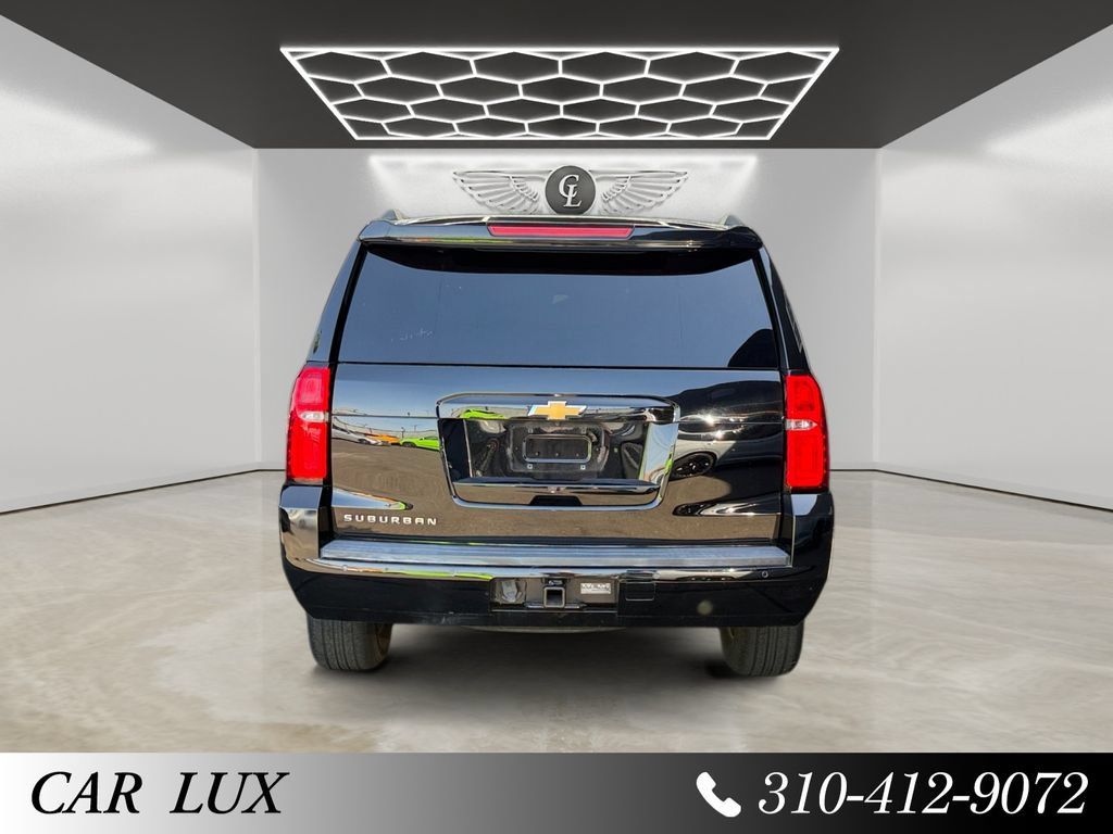 Used 2018 Chevrolet Suburban LT RWD image 4