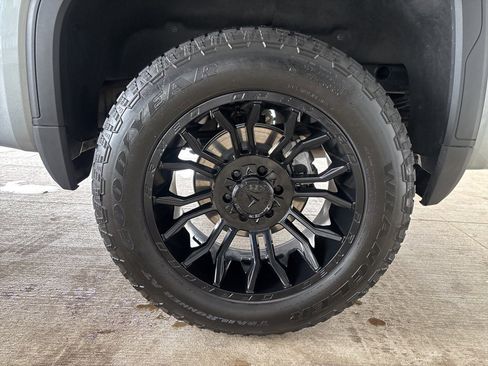 Used 2025 GMC Sierra 1500 AT4 w/ AT4 Premium Package image 43