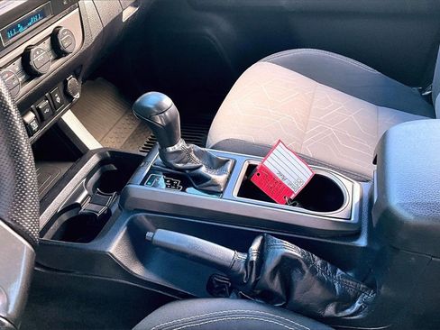 Certified 2021 Toyota Tacoma TRD Off-Road image 15