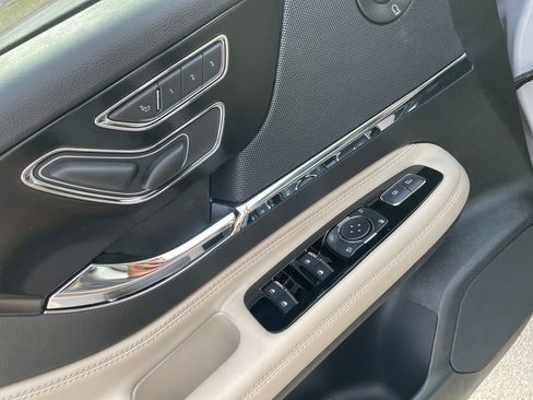 New 2026 Lincoln Corsair Reserve image 17