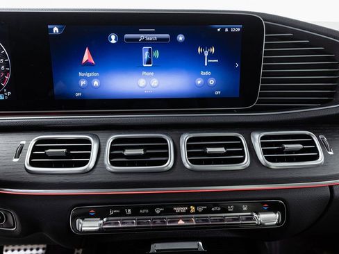 Certified 2025 Mercedes-Benz GLE 450e 4MATIC w/ AMG Line Interior image 15