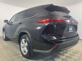 Used 2022 Toyota Highlander LE image 5