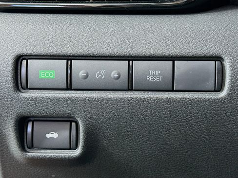 Used 2024 Nissan Sentra SV image 17