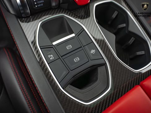 Used 2021 Lamborghini Urus AWD/4WD image 31