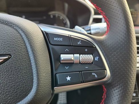 Used 2025 Genesis G70 2.5T w/ Sport Prestige Package image 33