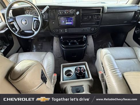 Used 2010 GMC Savana 2500 w/ Preferred Equipment Group image 11