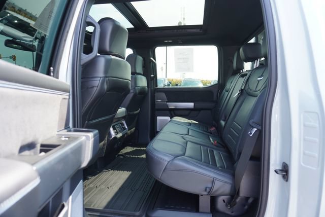 Used 2025 Ford F450 Platinum w/ FX4 Off-Road Package AWD/4WD image 32