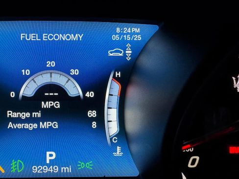 Used 2018 Maserati Levante image 28