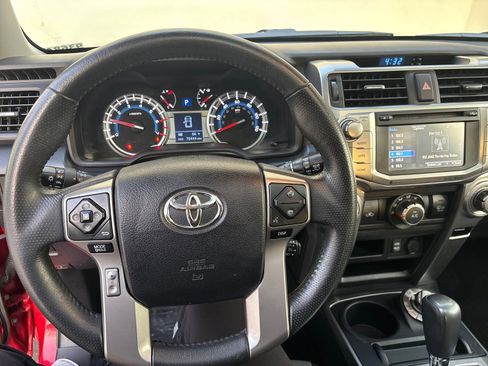 Used 2018 Toyota 4Runner SR5 Premium image 17