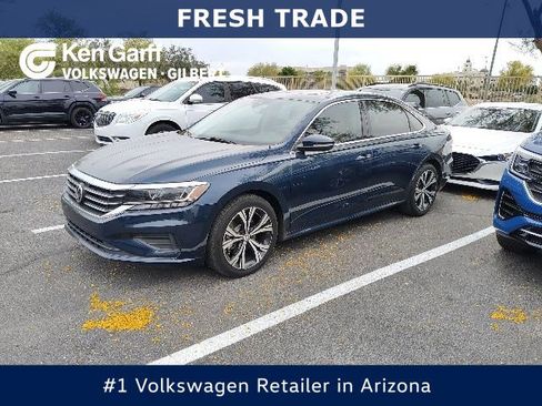 Used 2021 Volkswagen Passat 2.0T SE image 1
