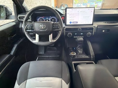 Used 2026 Toyota Tacoma TRD Off-Road AWD/4WD image 14