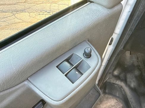 Used 2017 Chevrolet Express 2500 Extended RWD image 16