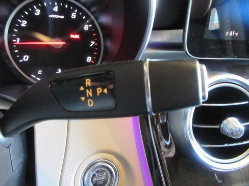 Used 2020 Mercedes-Benz GLC 300 4MATIC w/ Multimedia Package image 24