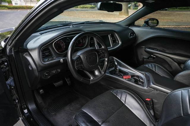 Used 2016 Dodge Challenger SRT Hellcat RWD image 34