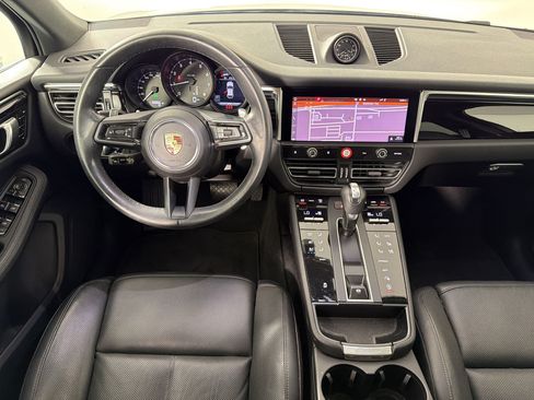 Certified 2024 Porsche Macan AWD/4WD image 29