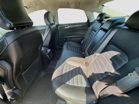 Used 2015 Ford Fusion SE w/ Equipment Group 202A FWD image 25