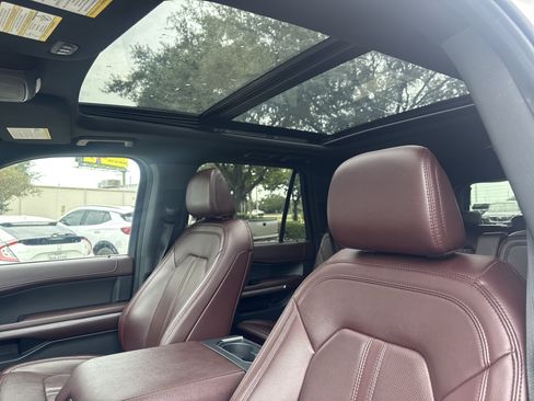 Used 2024 Ford Expedition Limited RWD image 7