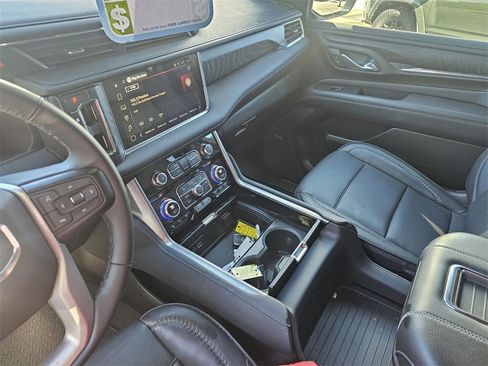 Used 2023 GMC Yukon XL Denali image 22