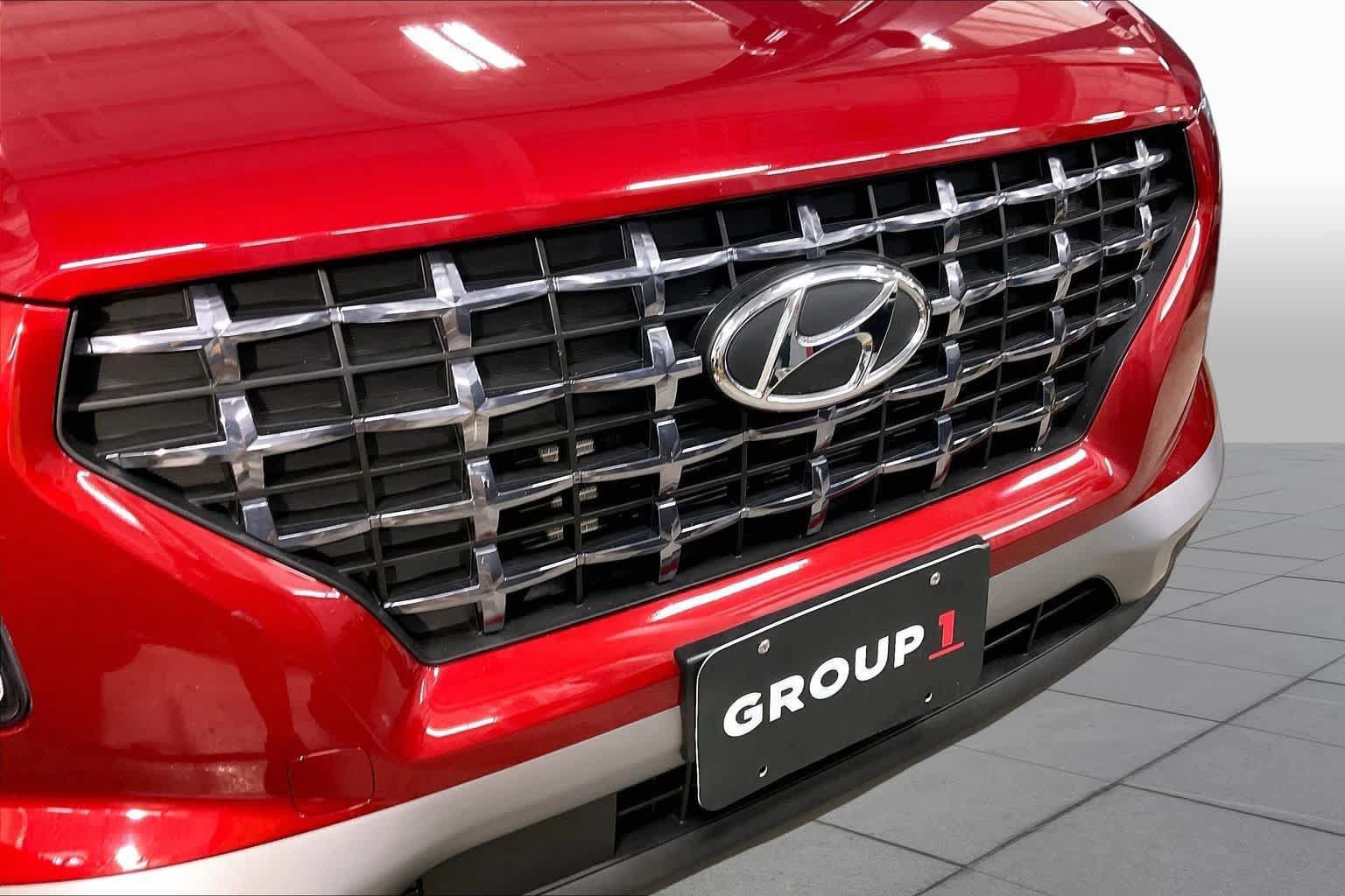 Used 2024 Hyundai Venue Limited FWD image 29