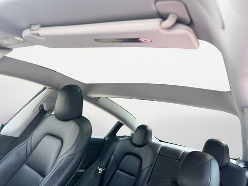 Used 2023 Tesla Model 3 Standard Range RWD image 17