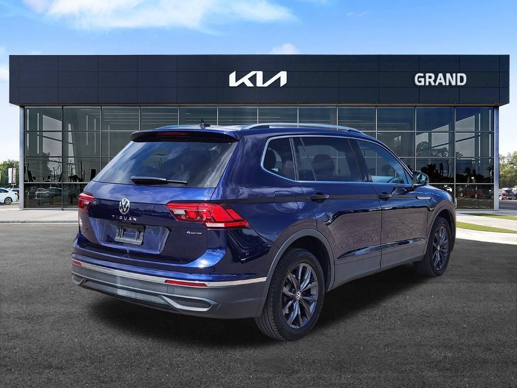 Used 2022 Volkswagen Tiguan SE AWD/4WD image 5