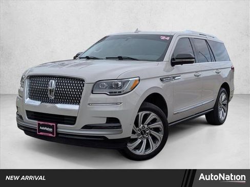 Used 2024 Lincoln Navigator Premiere image 1