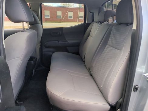 Used 2022 Toyota Tacoma SR image 24