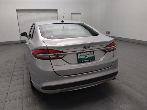 Used 2018 Ford Fusion SE w/ Fusion SE Technology Package FWD image 6