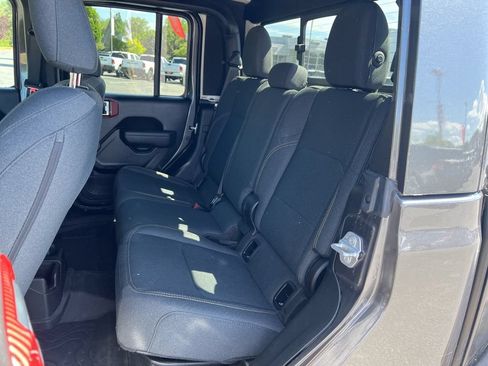 Used 2024 Jeep Gladiator Sport AWD/4WD image 24