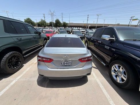 Used 2021 Toyota Camry LE FWD image 6