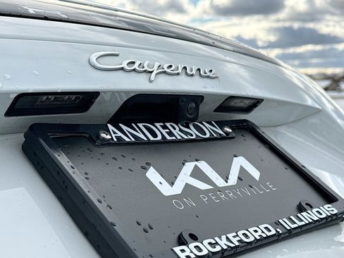 Used 2020 Porsche Cayenne image 14