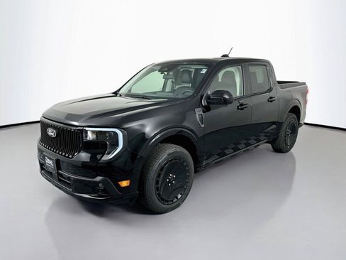Used 2025 Ford Maverick Lobo AWD/4WD image 3