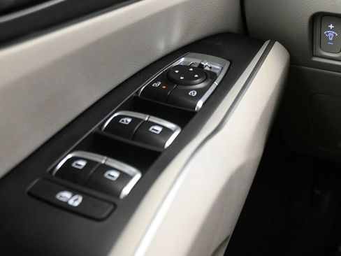 Certified 2025 Kia Sorento S w/ Panoramic Sunroof Package FWD image 15