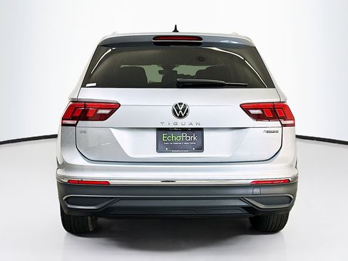 Used 2023 Volkswagen Tiguan SE image 7