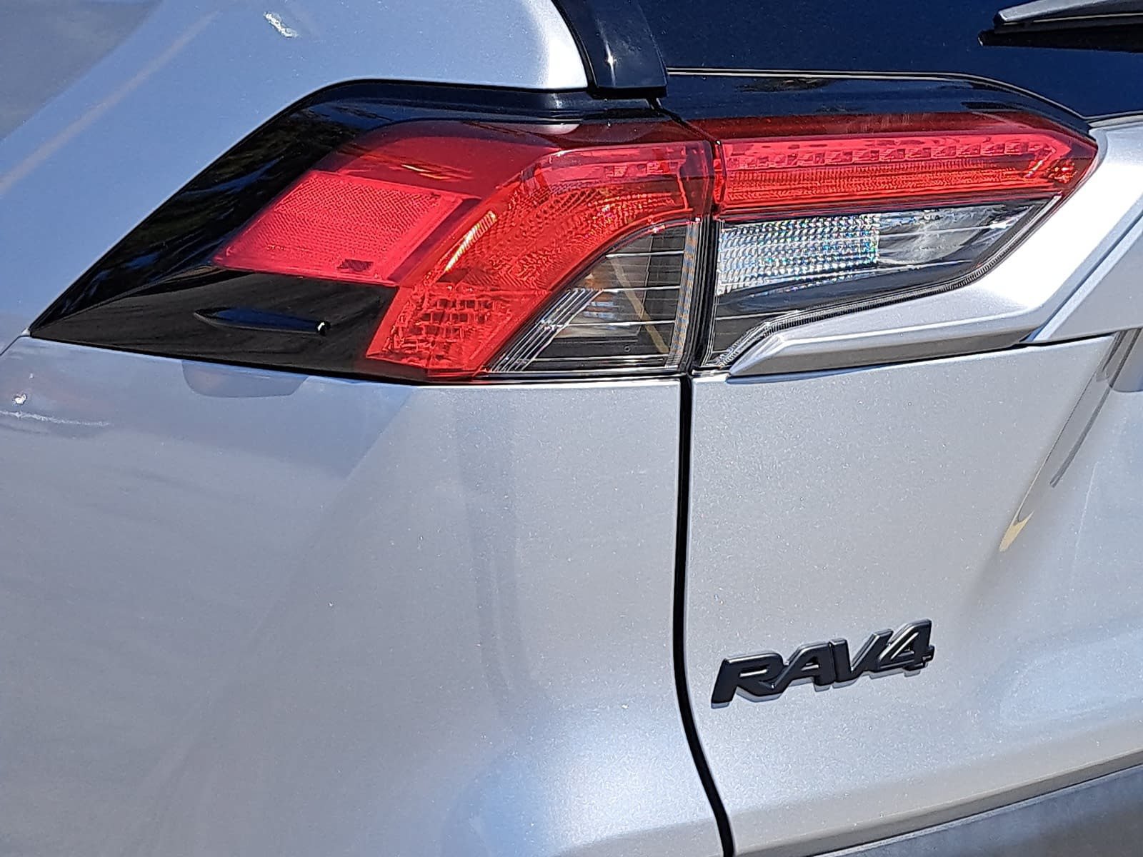 Used 2023 Toyota RAV4 XLE Premium AWD/4WD image 38